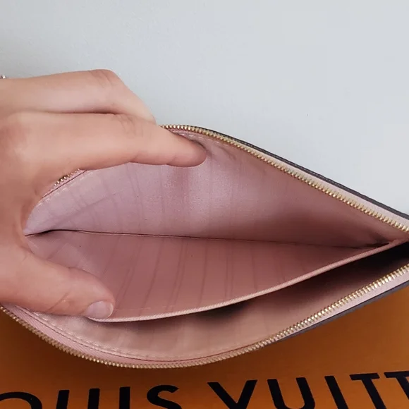 Louis Vuitton Neverfull MM GM pouch - Picture 5 of 14